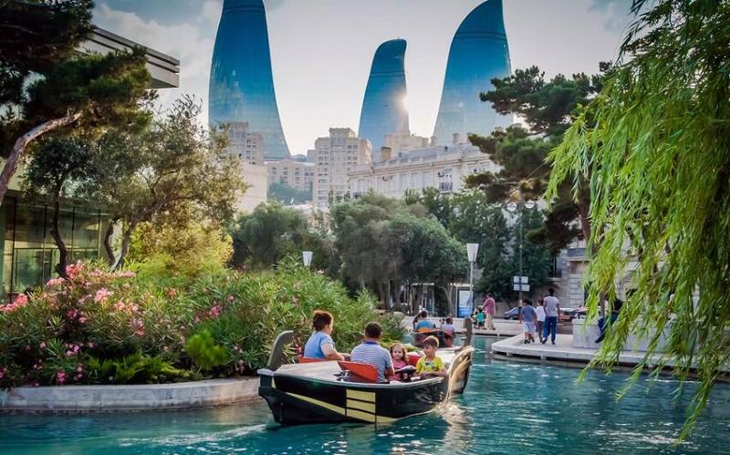 Azərbaycana yay fəsli daxil oldu