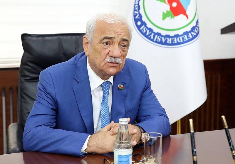 AHİK sədri Səttar Möhbalıyev şəhid ailələri ilə görüşdü - FOTOLAR