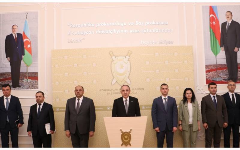 Baş Prokurorluqda dövlət qulluqçularının peşə bayramı münasibətilə tədbir keçirildi - FOTOLAR