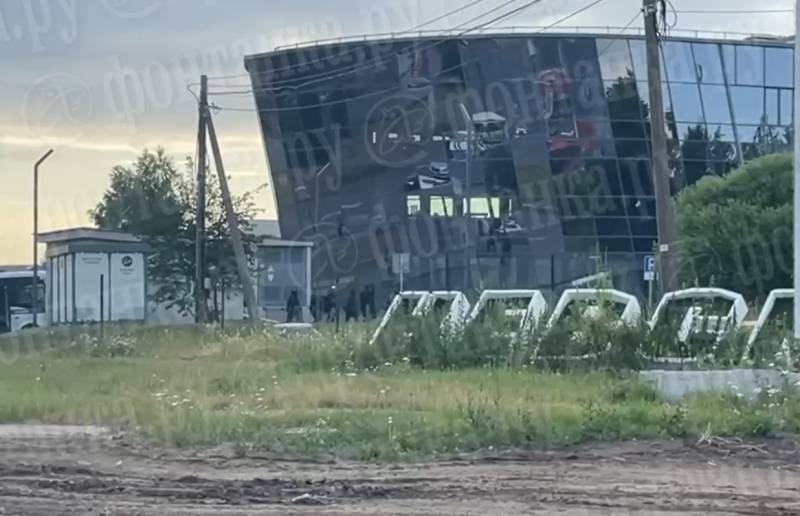 \"Vaqner\"in Sankt-Peterburqdakı mərkəzi mühasirəyə alındı - VİDEO