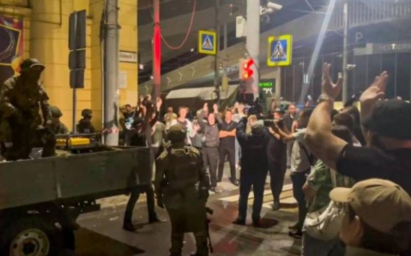 “Vaqner” Rostovdakı qərargahını belə tərk edir - FOTOLAR + Yenilənib
