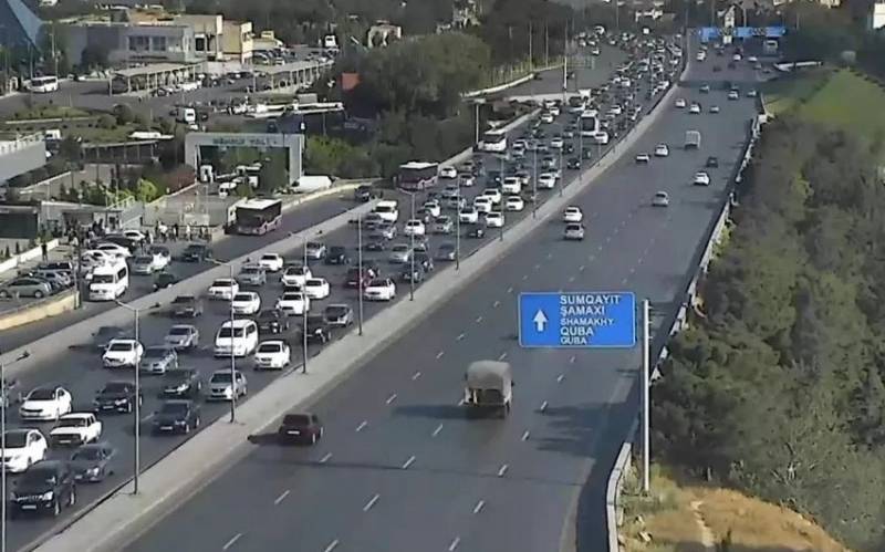 Bakının bu yollarında sıxlıq var - SİYAHI