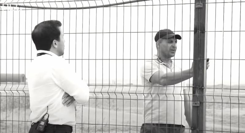 Dənizi hasarlayan sahibkar AZTV-nin jurnalistinə hücum etdi - VİDEO