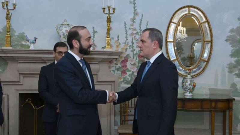 Ceyhun Bayramovla Mirzoyanın görüşü başladı 