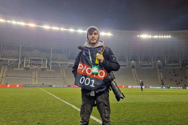 İşdən çıxarılan fotoqraf “Qarabağ”a qayıtdı