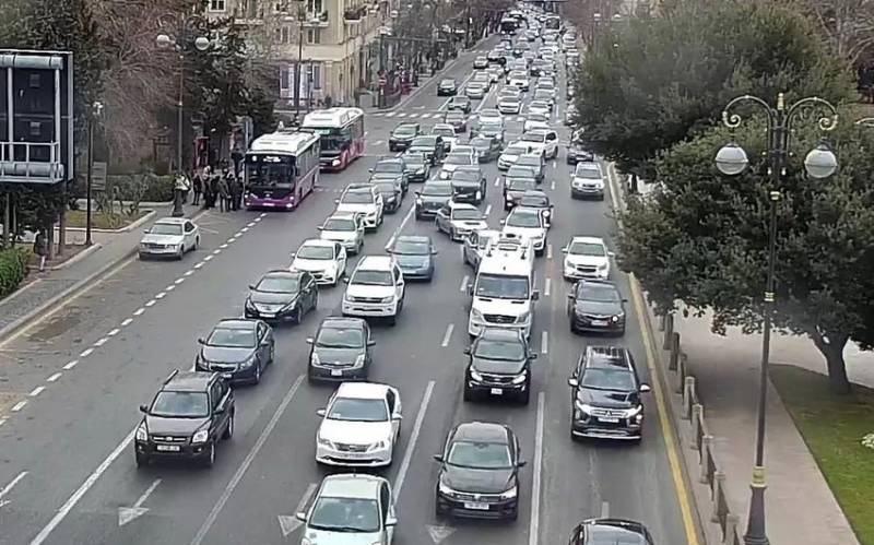 Bakıda bəzi yollarda sıxlıq var - SİYAHI
