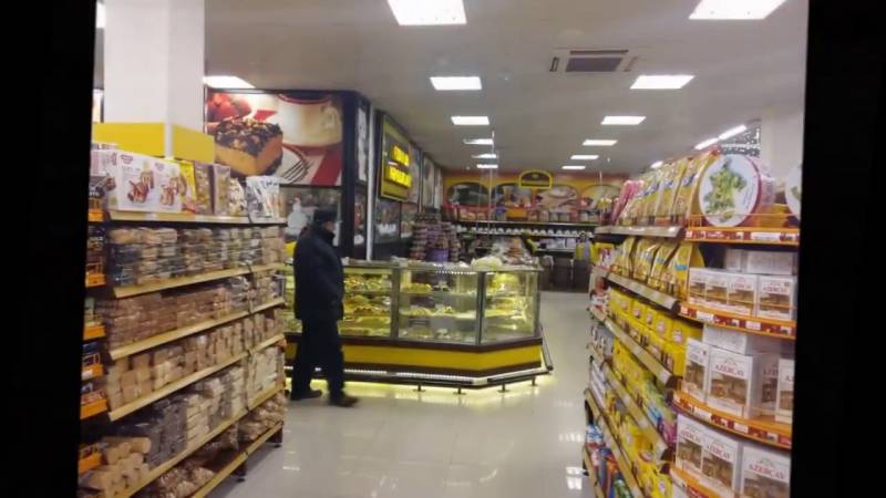 Hipermarketdə silahlı hücumun görüntüləri - ANBAAN VİDEO