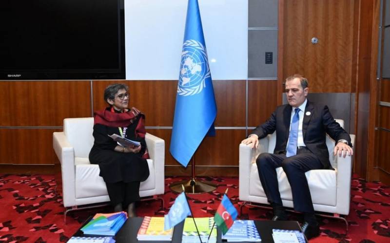 XİN başçısı Quterreşin müavini ilə görüşdü