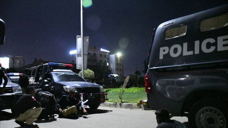 Pakistanda polis maşınına hücum oldu - Ölənlər və yaralılar var