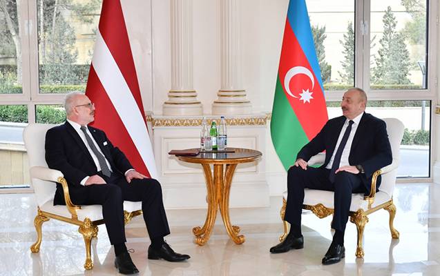 Prezidentlərin məhdud tərkibdə görüşü olub - YENİLƏNİB (FOTO)