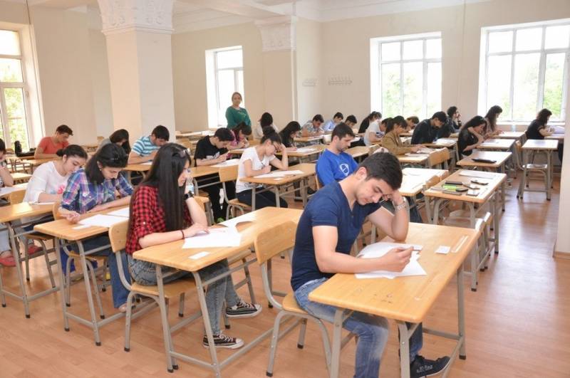 \"5 şagird və 1 müəllimdə telefon, 1 nəfərdə \"ağıllı\" saat aşkarlanıb\" - DİM