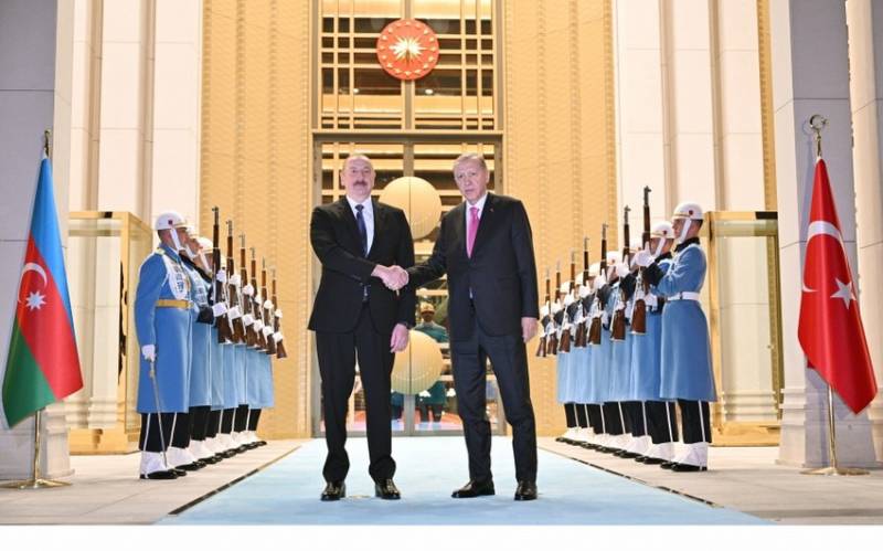 İlham Əliyevlə Ərdoğan arasında görüş oldu - YENİLƏNİB (FOTO)