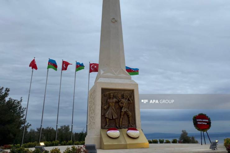 Çanaqqalada Azərbaycan şəhidlərinə abidə ucaldıldı