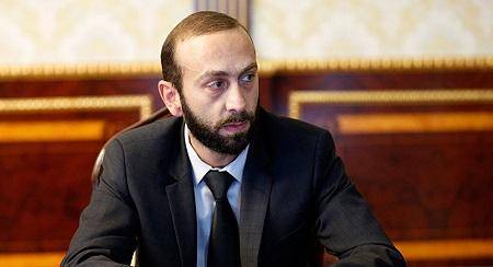 \"Bakı ilə Laçın yolunu müzakirə etmirik\" - Mirzoyan