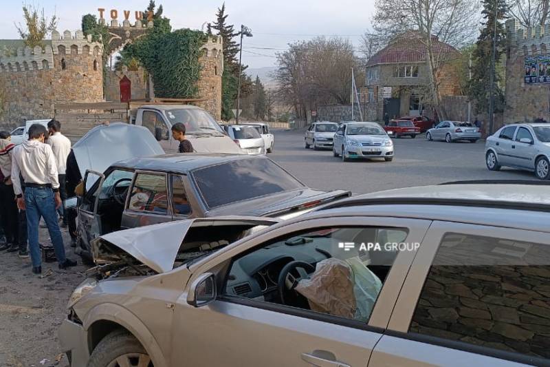 \"Opel\" və \"VAZ\" toqquşdu: Xəsarət alan var - FOTO