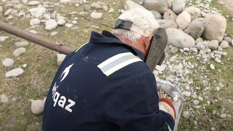 Ağsunun Padar kəndində istismar müddəti başa çatan qaz xətləri yenilənir - VİDEO