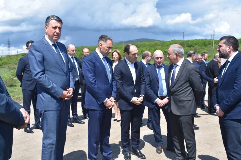 Nazir Bakı-Tbilisi-Qarsın infrastrukturu ilə tanış oldu
