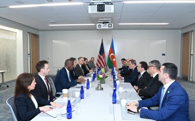 Vaşinqtonda ABŞ dövlət katibi ilə Ceyhun Bayramov arasında görüş başlayıb - FOTO