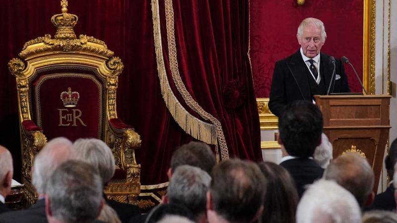 Böyük Britaniyanın tacqoyma mərasimində dəyişiklik: Vətəndaşlar bunu edəcəklər