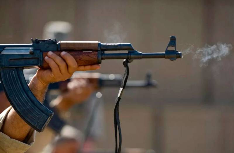 İranlının avtomatını Bakıya gətirən şəxs tutuldu - FOTO