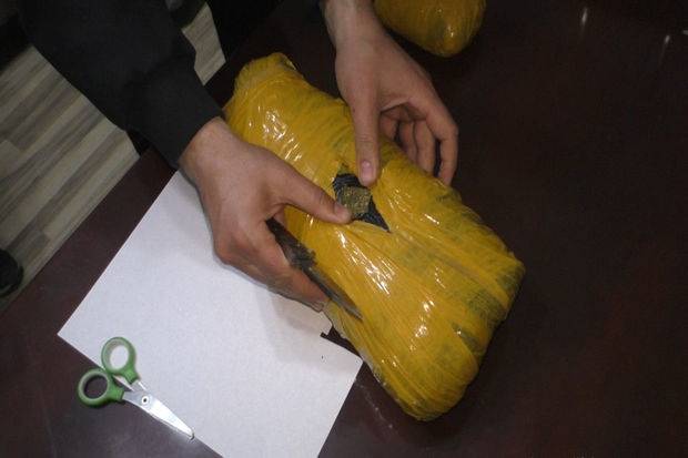 Şəmkirdə narkokuryerlik edən qadın saxlanılıb - FOTO