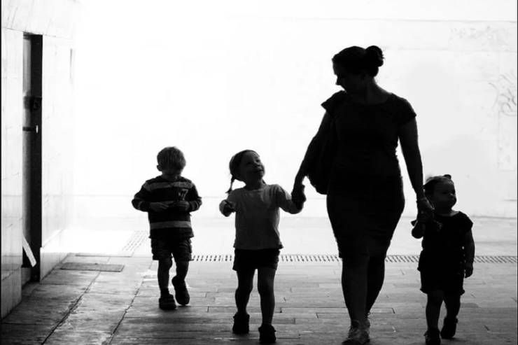 Ana 4 uşağı ilə birgə yoxa çıxdı - Azərbaycanda ŞOK