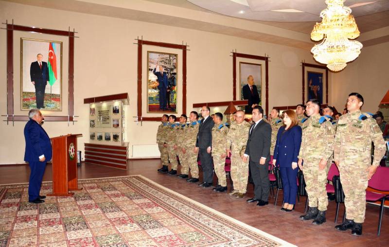 Əhəd Abıyev “Heydər Əliyev İli” ilə bağlı rayonun N hərbi hissəsinin hərbçilərilə görüş keçirdi - FOTOLAR