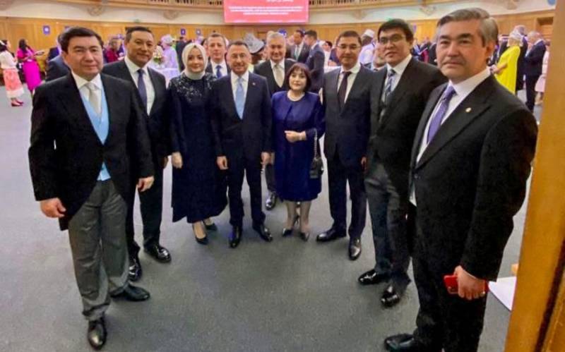 Sahibə Qafarova Kral III Çarlzın tacqoyma mərasimində iştirak edib - FOTO