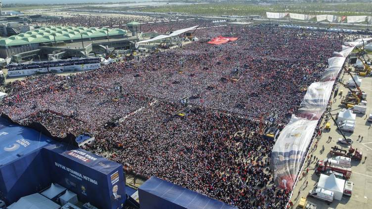 Ərdoğanın mitinqində 1.7 milyon nəfər iştirak etdi