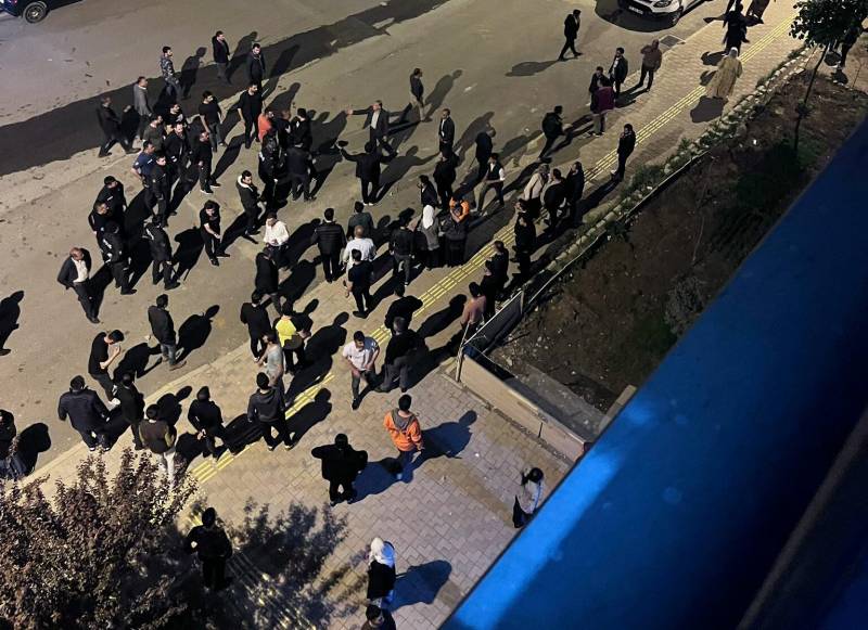 Türkiyədə kütləvi dava: Çox sayda bıçaqlanan var