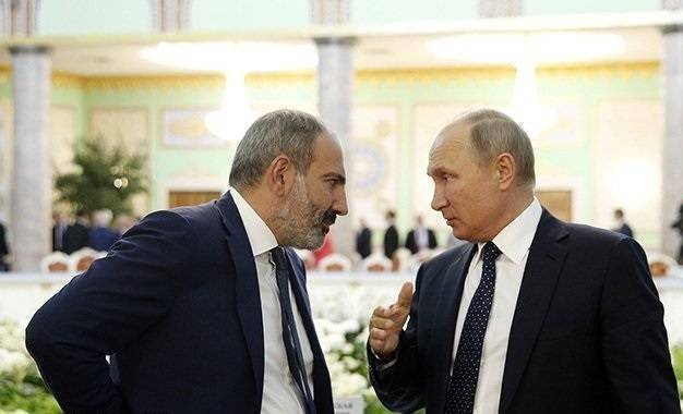 Paşinyan bu gün Moskvaya gedir