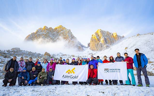 “AzerGold” QSC Heydər Əliyevin 100 illik yubileyi münasibətilə alpiniada təşkil etdi - FOTOLAR