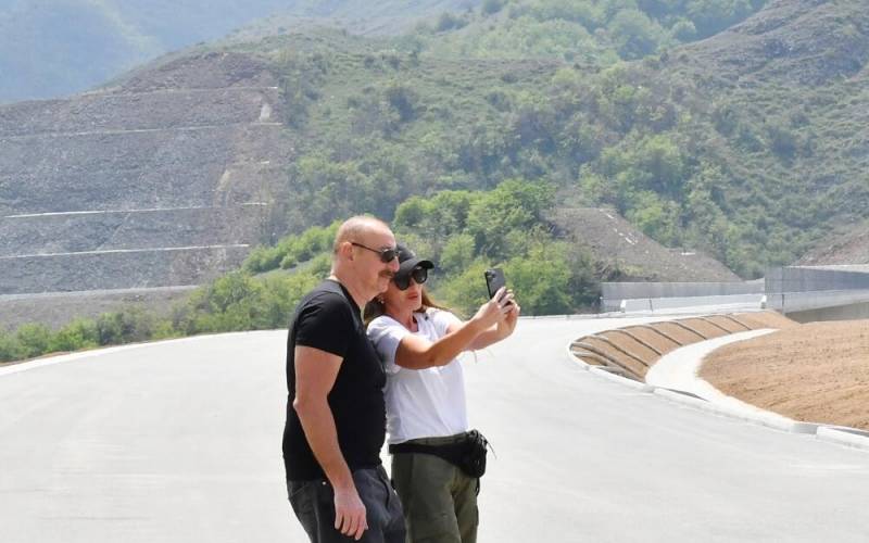 Prezidentlə xanımından səmimi - FOTO