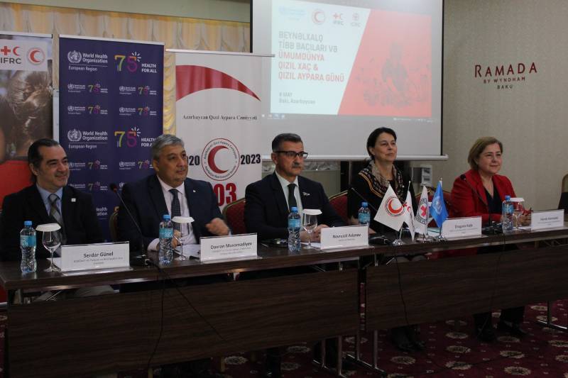 Qızıl Xaç və Qızıl Aypara Cəmiyyəti Heydər Əliyevin 100-cü ildönümünə həsr olunmuş tədbir keçirdi - FOTOLAR