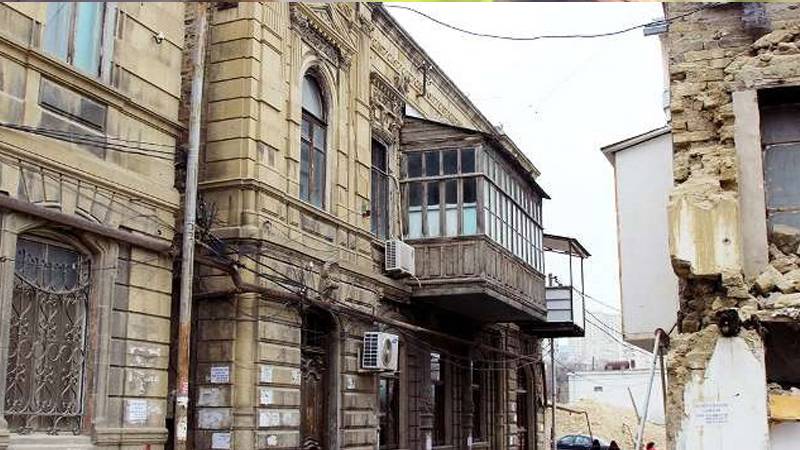 Bakıda 122 illik sirr: Binadakı bu işarələr nədən xəbər verir? - VİDEO