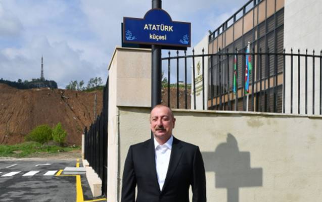 Prezident Şuşada Atatürk küçəsində... - FOTOLAR