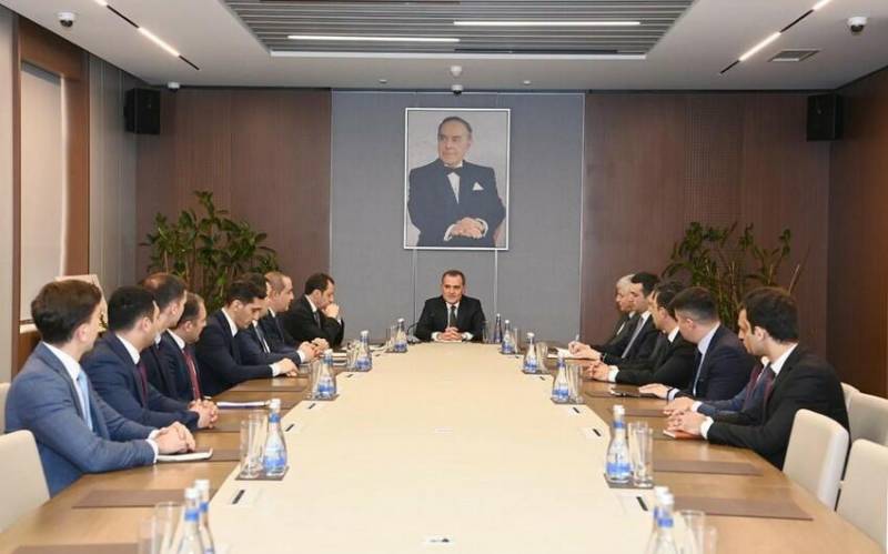 Ceyhun Bayramov XİN komandasının üzvləri ilə görüşdü