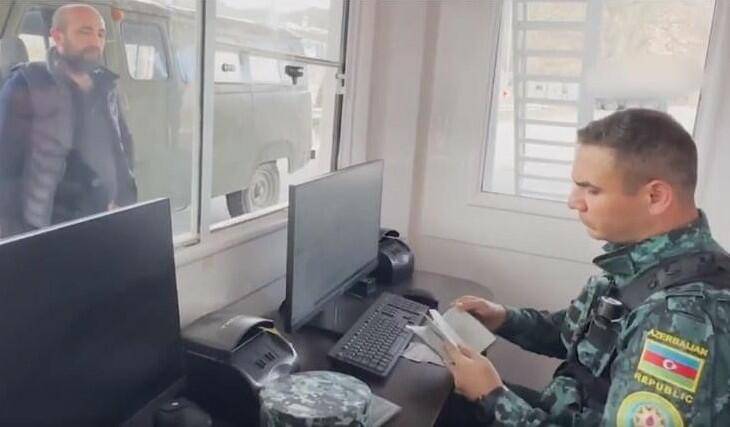 Ermənilər Laçın postunda belə yoxlanılır - VİDEO