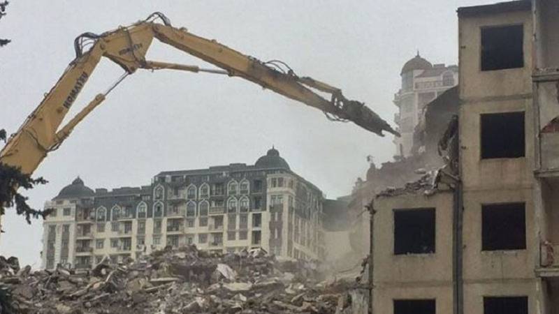 Bakıda bu ərazidə bina söküləcək - Sakinlər 1000 manat kompensasiyadan narazıdır (VİDEO)