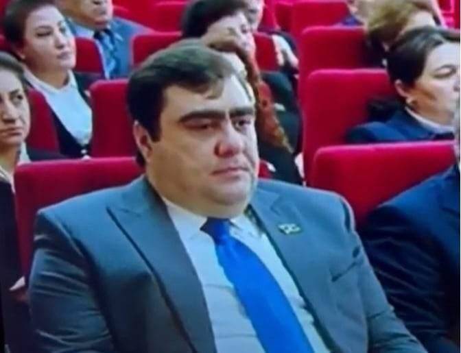 Seymur Talıbov Ali Məclisə belə gəldi: Deputatlarla salamlaşmadı - VİDEO