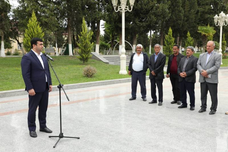 Sakinlərin qaz təchizatı ilə bağlı suallarını baş direktorun müavini cavablandırdı - FOTOLAR