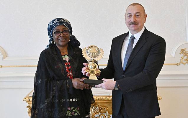 Prezident qəbullar keçirdi - YENİLƏNDİ (FOTOLAR)