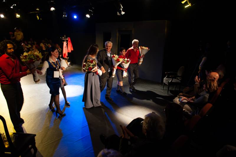 Kamal Abdullanın “Bir, iki – bizimki!” pyesi əsasında hazırlanan tamaşa nümayiş olundu - FOTOLAR