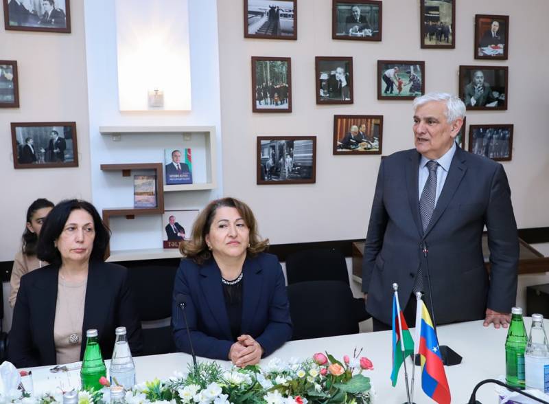 Venesuela parlamentinin nümayəndə heyəti ADU-nun qonağı oldu - FOTOLAR