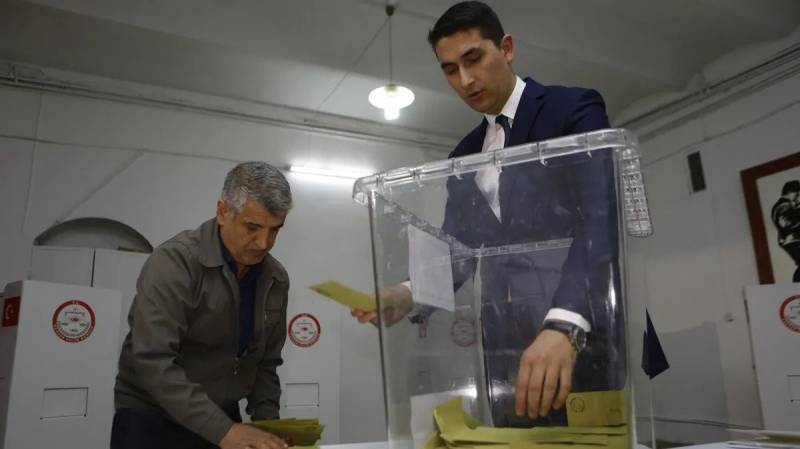 Azərbaycanda səsvermə prosesi BAŞA ÇATDI