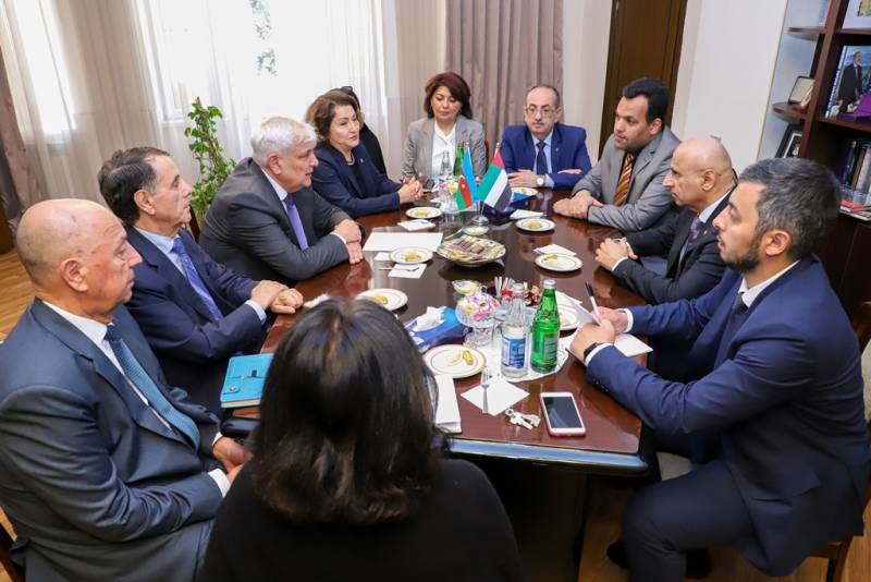 Birləşmiş Ərəb Əmirliklərinin səfiri ADU-nun qonağı oldu - FOTOLAR