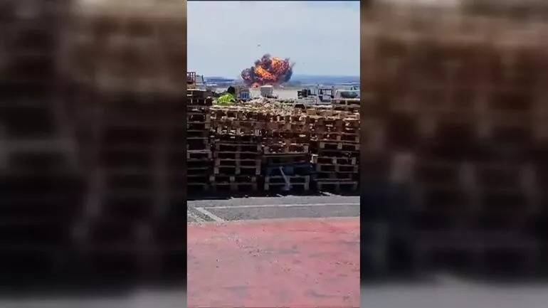 F-18 döyüş təyyarəsi yerə çırpıldı - Bomba kimi partladı