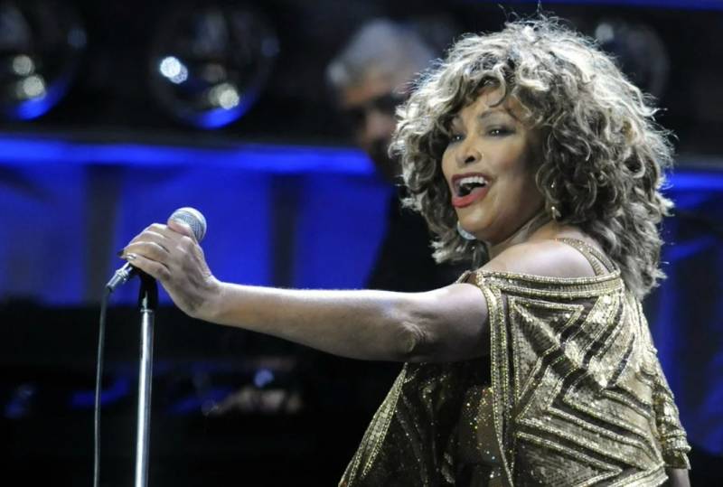 Məşhur amerikalı müğənni vəfat etdi