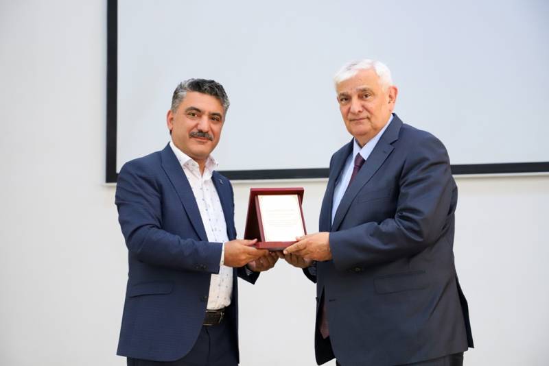 ADU-da pedaqoji və istehsalat təcrübələrinin yekun konfransı keçirildi - FOTOLAR