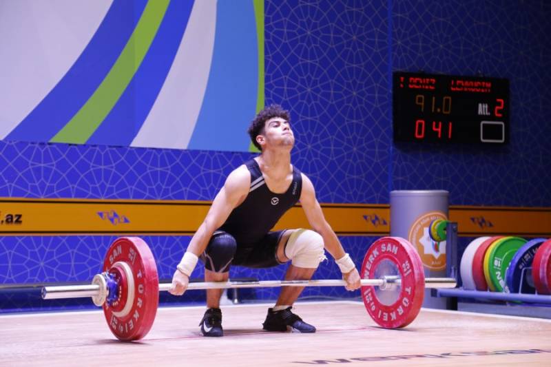 Ağır atletika üzrə yeni rekordlar